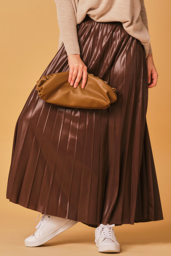 Brown pleated skirt